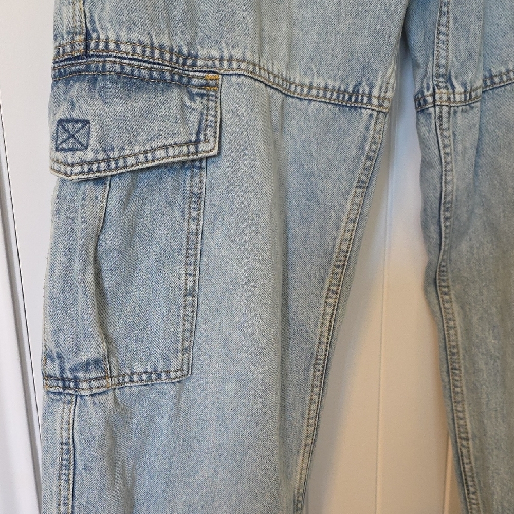 Aeropostale Light Blue Low Rise Cargo Jeans - Picture 3 of 4